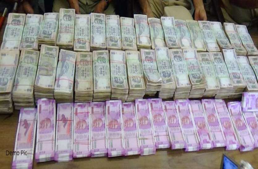 Post Office Scheme: सिर्फ 70 रुपये के शुरुआती निवेश से 15 साल में आप बन जाएंगे लाखों के मालिक
