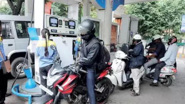 आज से बिना हेलमेट वाहन चलाने वालों पर होगी सख्त कार्रवाई, पेट्रोल भी नहीं मिलेगा