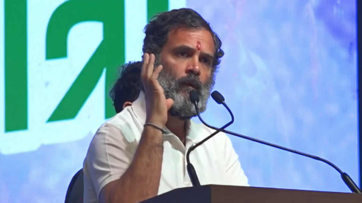 विपक्ष के नेता राहुल गांधी ने हाल की मॉब लिंचिंग की घटनाओं को लेकर केंद्र सरकार पर निशाना साधा है। राहुल गांधी ने एक्स पर पोस्ट करते हुए केंद्र पर बड़ा हमला बोला है।