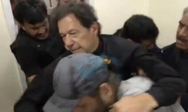 इमरान खान ने बताए सेना के अधिकारी समेत कातिलाना हमले के जिम्मेदार तीन नाम, हटाने की मांग