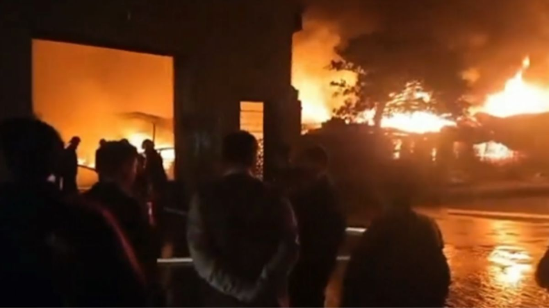 इस्लामाबाद के संडे मार्केट में भीषण आग, 300 दुकानें पलभर में खाक