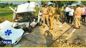 शव लेकर जा रही एंबुलेंस वाहन से टकराकर दो हिस्सों में बंटी, हादसे में 4 महिलाओं की दर्दनाक मौत