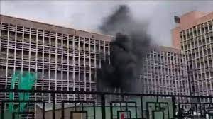 दिल्ली AIIMS में लगी भीषण आग, मौके पर पहुंचीं दमकल की 8 गाड़ियां