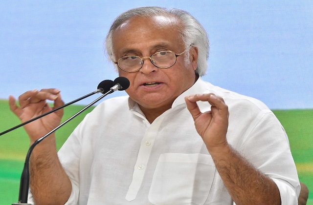 जयराम रमेश बोले- चुनाव में अब सांप-कौवे की एंट्री, बिना नाम लिए सिंधिया पर लगाया धोखा देने का आरोप