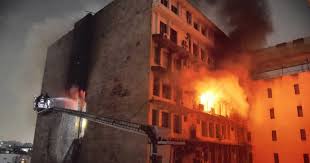 हैदराबाद में बहुमंजिला इमारत में लगी भीषण आग, छह लोगों की मौत