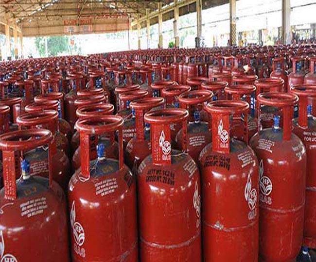 त्योहारी सीजन में बड़ा झटका, LPG सिलेंडर 103 रुपए हुआ महंगा