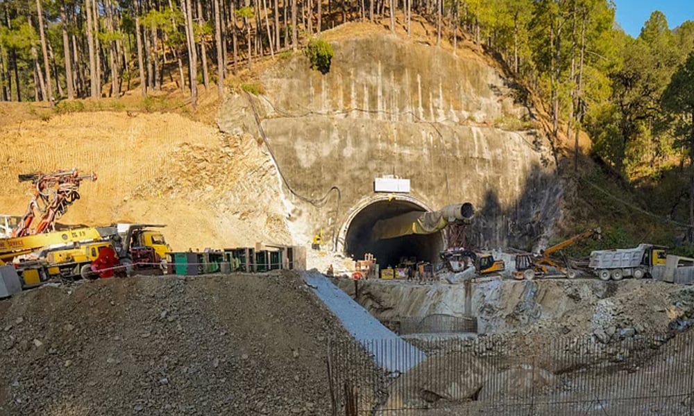 सुरंग में फंसे मजूदर खेलेंगे लूडो और ताश, जानिए एनडीआरएफ क्या है प्लान