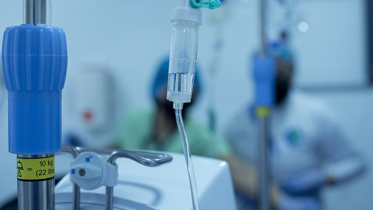 अमरीका में नर्स ने दवा की जगह मरीजों को चढ़ाया पानी, 10 की मौत मचा हड़कंप