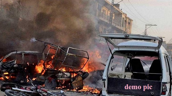 चुनाव से एक दिन पहले दहला पाकिस्तान, दो धमाकों में 25 लोगों की मौत और करीब 40 घायल