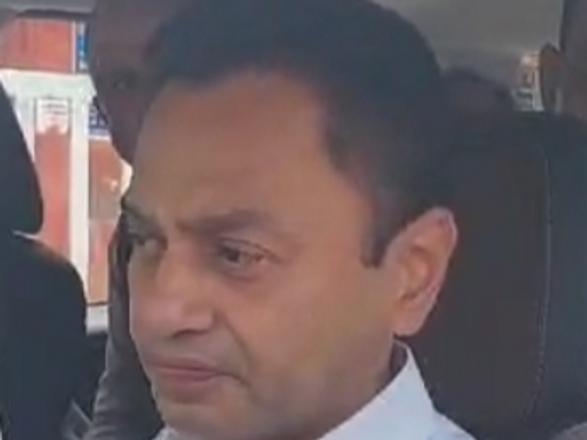 चुनाव रिजल्ट से पहले स्ट्रॉन्ग रूम पहुंचे नकुलनाथ, मांग डाली EVM रूम की रिकॉर्डिंग !