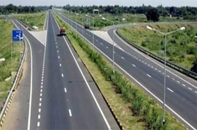 महाकुंभ 2025 से पहले शुरू होगा यूपी का सबसे लंबा गंगा एक्सप्रेस वे, मात्र 8 घंटे में मेरठ से पहुंचेंगे प्रयागराज