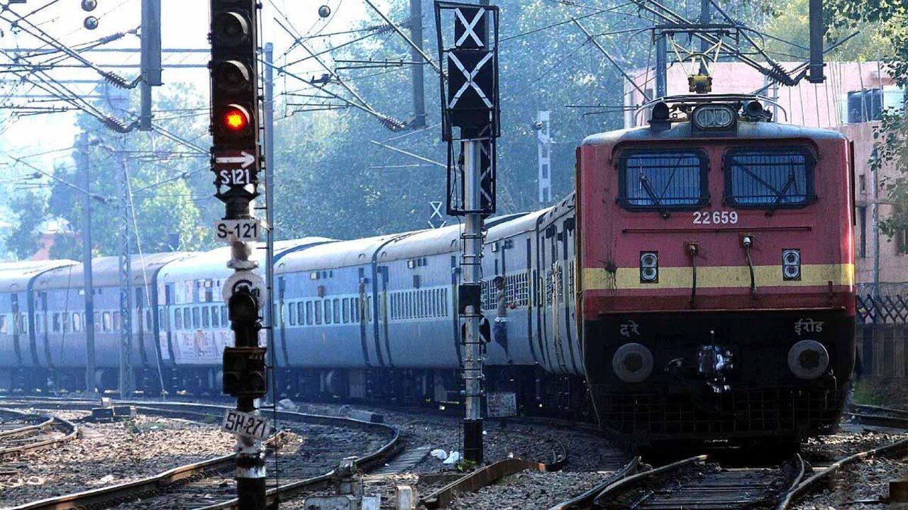 Railway ट्रैक पर नहीं भिडेंगी ट्रेनें, दिल्ली-मुंबई रूट पर इमरजेंसी सिस्टम ब्रेक एक्टीवेट, जानिए कैसे करेगा काम