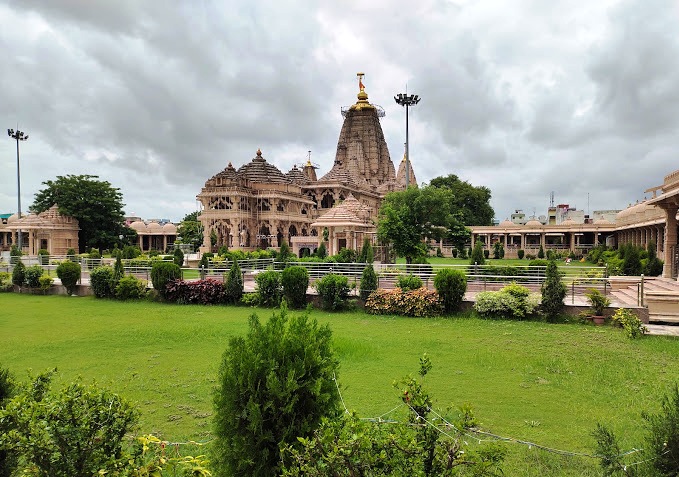 सांवरा सेठ के भक्तों ने पहली बार बनाया ऐसा रिकॉर्ड, करोड़ों का कैश देख हर कोई दंग