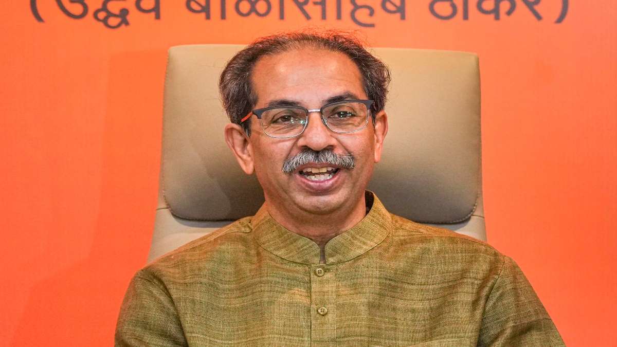 पूर्व मुख्यमंत्री के काफिले पर गोबर से हमला, घर में घुसकर पीटेने तक आई बात