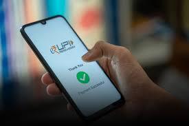 मौद्रिक नीति का ऐलान करते हुए आरबीआई ने UPI पेमेंट पर एक बड़ा फैसला लिया है। ये TAX पेमेंट करने से जुड़ा है। आइए जानते हैं इसका फायदा किसे और कैसे मिलेगा-