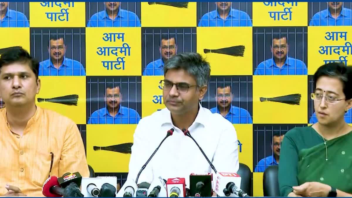 गठबंधन की अटकलों के बीच ‘आप’ में उठे बगावत के सुर, कांग्रेस पर लगाए ये गंभीर आरोप
