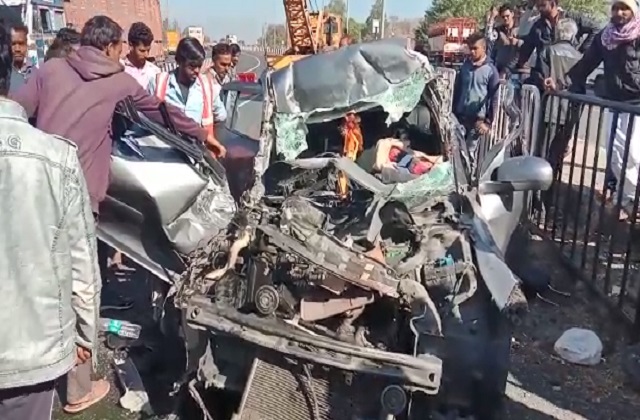MP के मैहर में दर्दनाक हादसा, ट्रक से टकराई तेज रफ्तार बस, 6 की मौत, 21 से अधिक घायल
