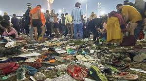 महाकुंभ के दौरान मौनी अमावस्या स्नान के दिन बड़ा हादसा हो गया। संगम नोज पर लाखों श्रद्धालुओं की भारी भीड़ उमड़ पड़ी, जिसके चलते भगदड़ मच गई।