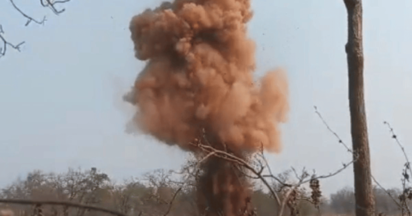 Bijapur: प्रेशर IED की चपेट में आने से एक जवान जख्मी, दोनों पैरों में आई गंभीर चोटें