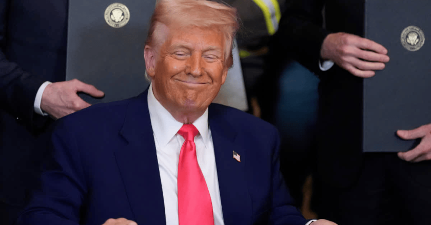 Trumps’ Tariff Pause: ट्रंप के टैरिफ से भारत समेत 75 देशों को बड़ी राहत, चीन पर फोड़ा अब और बड़ा ‘टैरिफ बम