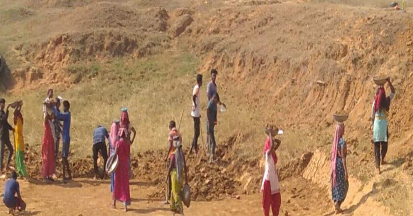 62 ग्रामीणों को मिला रोजगार का जरिया, जारी हुआ मनरेगा जॉब कार्ड, मिलेगा फायदा